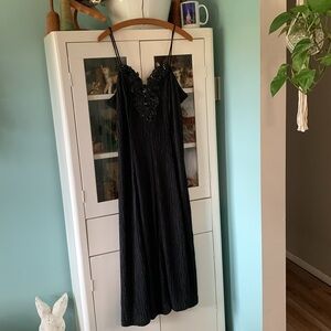 Elegant slinky Black Evening Dress vintage sz 16 euc beaded embellishment